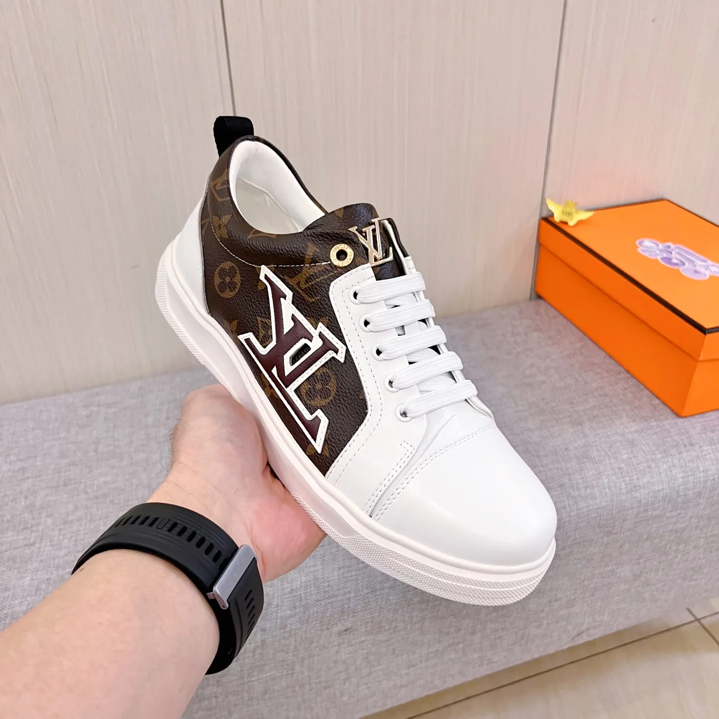 Men's Men's Shoes Men's Shoes💰 420 Men's Men's Shoes💰[LV]🔥Louis Vuitton Men's high-end brand official website 1:1 Latest masterpiece: The upper is made of Italian imported first-layer cowhide with a comfortable and breathable lining➕Original non-slip and wear-resistant outsole🔥, making walking more convenient and comfortable! An exclusive new model, a stunning work, a beautiful 1:1 replica [color] compared to the official quality! Create a fashionable personality to set off your uniqueness! A must-have for trendy men! Classic🔥Size: 38-44 Color: 🔥Multiple colors available🔥.